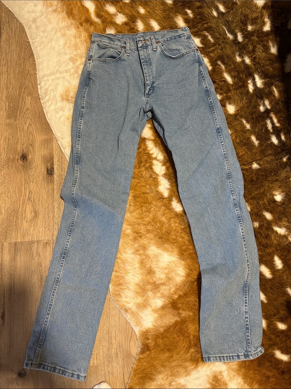 Wrangler Women's Straight Leg Jeans in Light Blue Wash